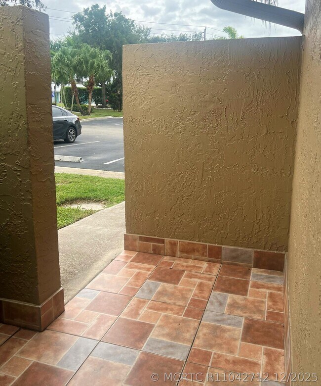 Foto del edificio - 12087 NW 44th St