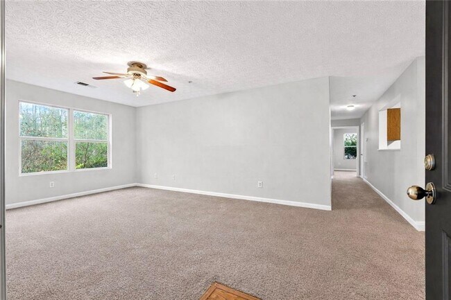 Building Photo - 2104 Fairington Club Dr