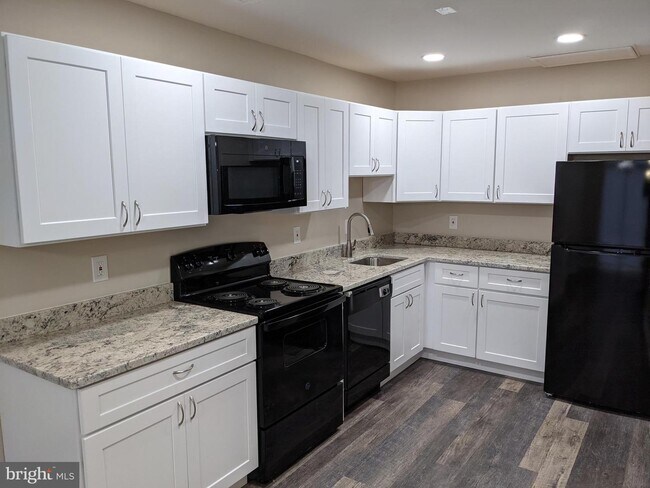 Foto del edificio - 7538 Woodbine Dr