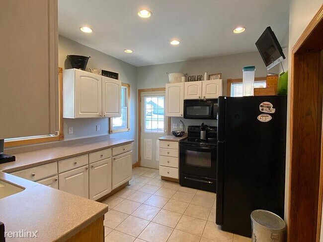 Building Photo - 3 br, 2 bath House - 2744 Redick Ave