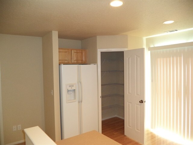 Building Photo - 9417 W Hearthside