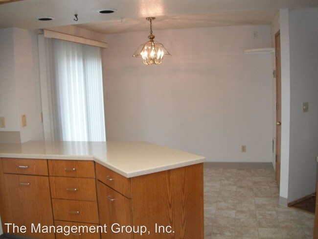 Building Photo - 3 br, 2.5 bath House - 3502 NE 160th Street