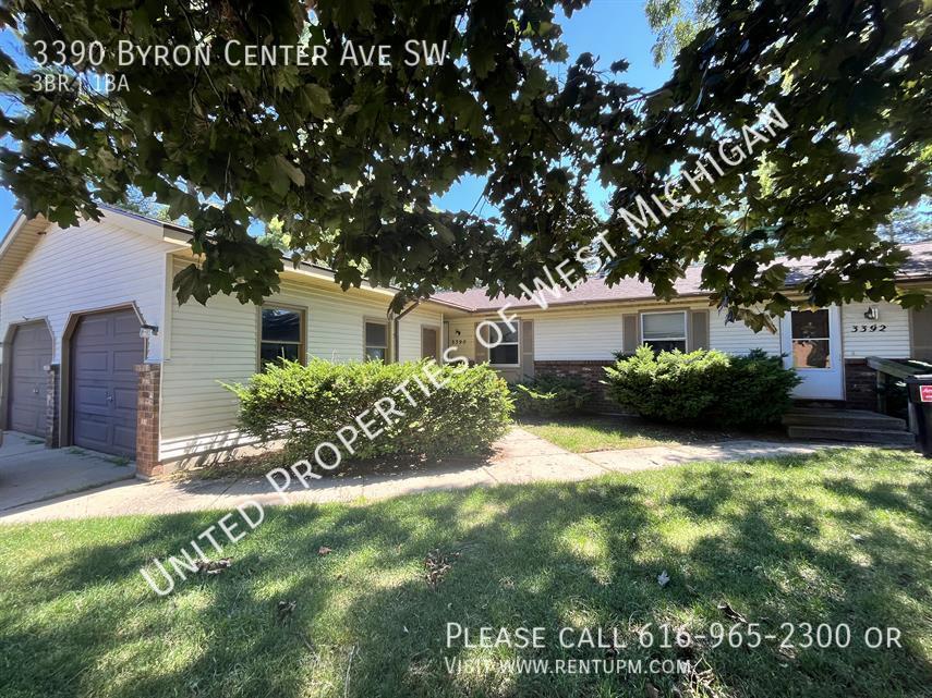Building Photo - Available Now | 3 Bedroom 1 Bath Apartment...