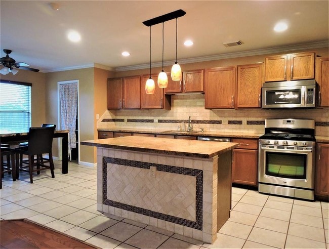 Building Photo - 5734 Silas Creek Ct