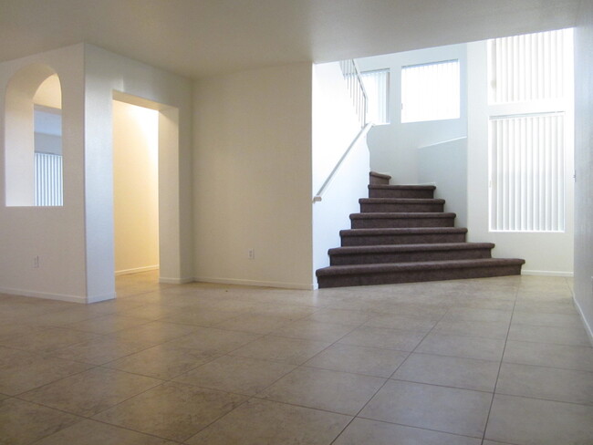 Foto del edificio - House For Rent - Sky Sands St - 5BD 2.5BA ...