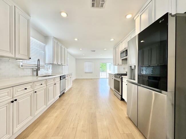 Building Photo - 5937 Ranchito Ave