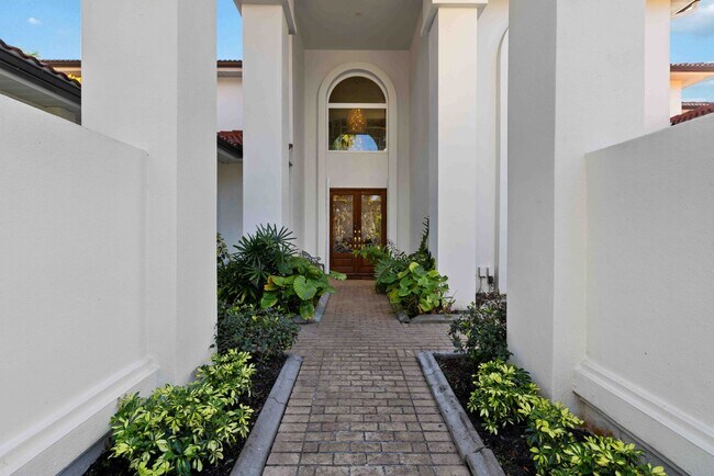 Building Photo - Luxury Golf Course Rental with private movie theater and ideal for entertaining large groups