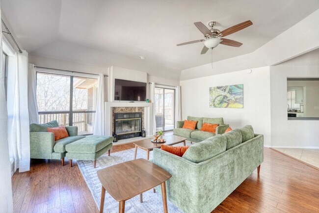 Building Photo - 15 Farnham Dr