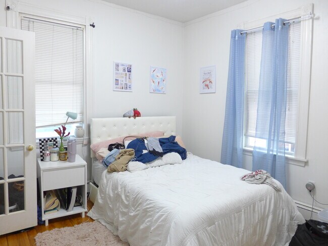 Building Photo - 822 Parker St