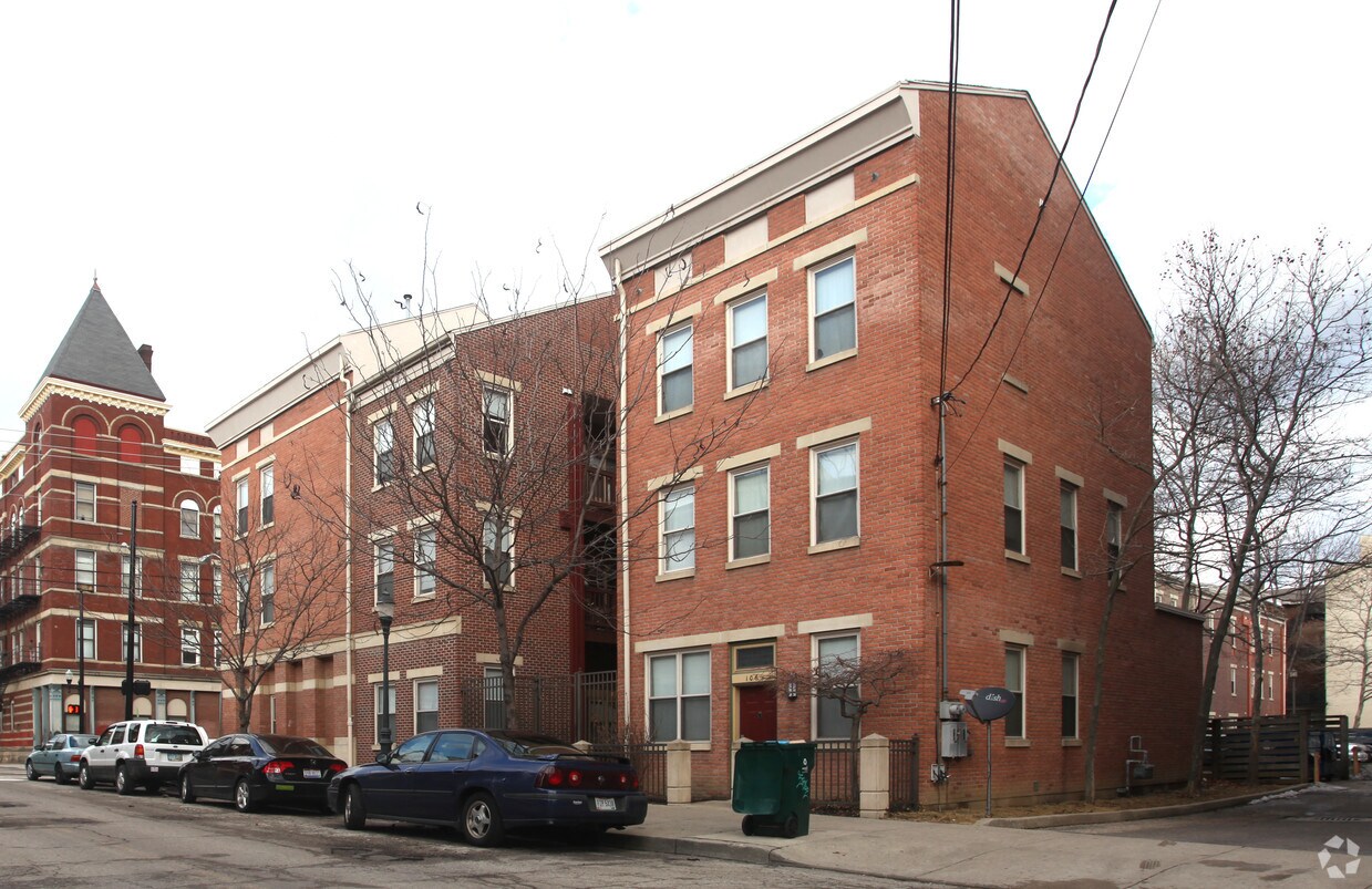 Primary Photo - 1302 E Walnut St