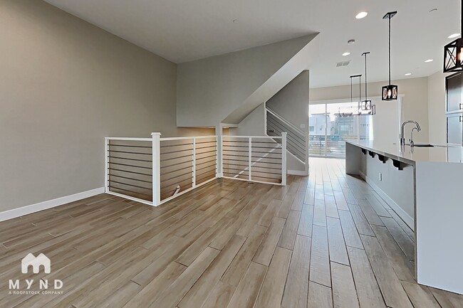 Building Photo - 6850 E McDowell Rd