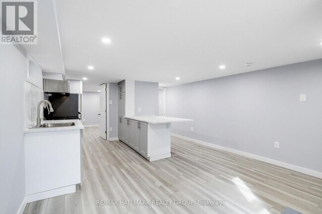 Building Photo - 15 Marier Ave