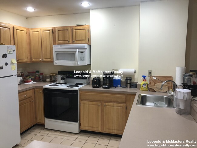 Foto del edificio - 1408 Beacon St