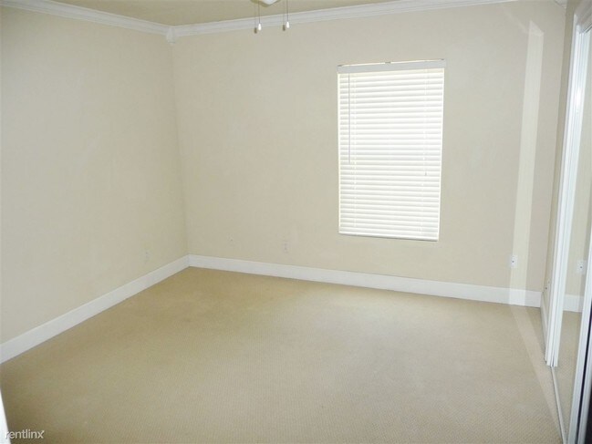 Building Photo - 1 br, 1 bath House - 3758 W 5th St