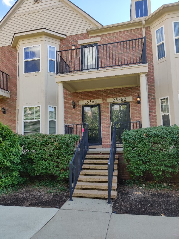 25564 Portico Ln, Novi, MI 48375 House Rental in Novi, MI