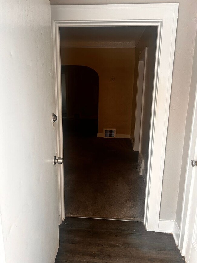 Foto del edificio - 3-bedroom located on Detroit's East side!