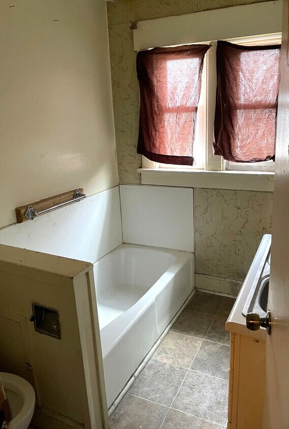 Building Photo - 227 Independence Ave