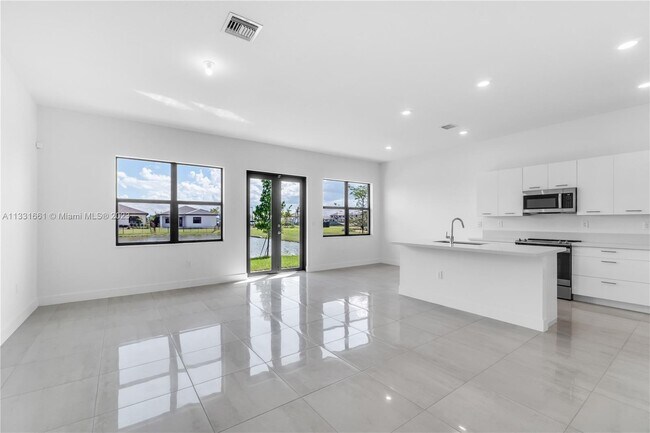 Foto del edificio - 17536 SW 41st St
