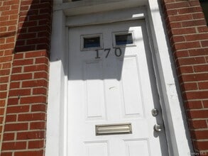 Building Photo - 170 N Wellwood Ave