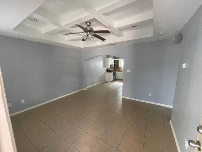 Building Photo - 803 W Emerald Dr