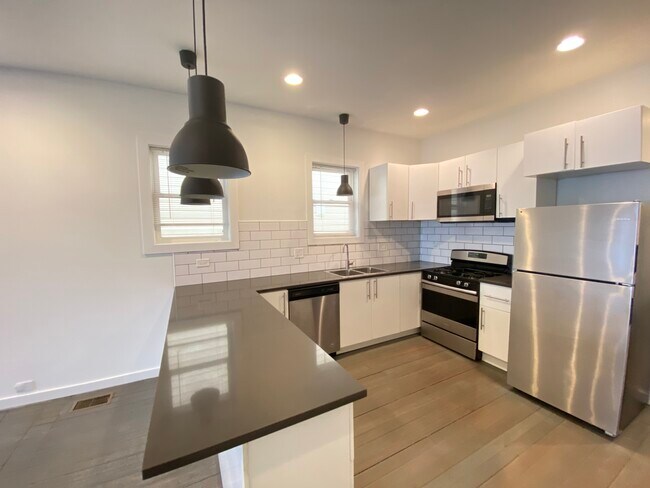 Foto del edificio - 1710 N Kimball Ave