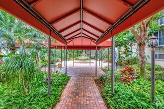 Building Photo - 780 S Sapodilla Ave