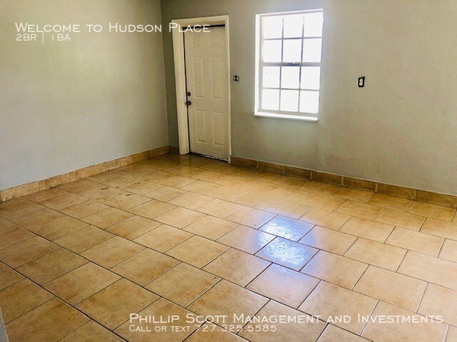 Building Photo - Welcome to Hudson Place!!
