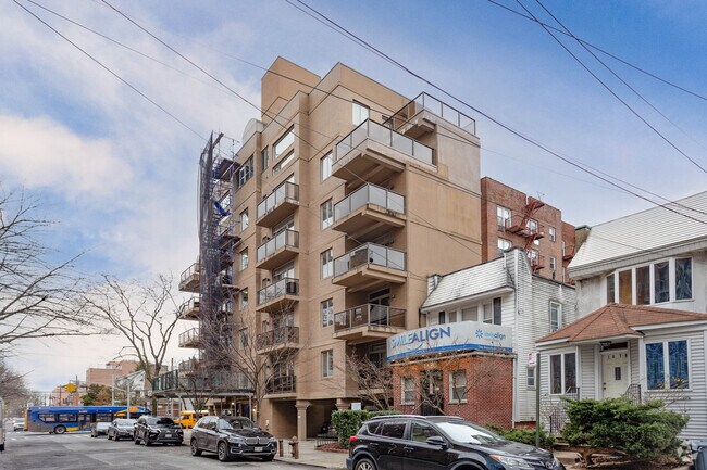 Building Photo - 1686 E 19th St