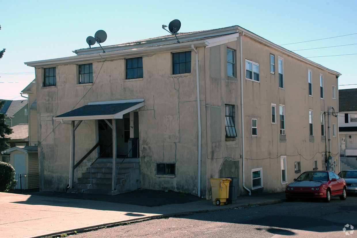 Building Photo - 839 N Alter St