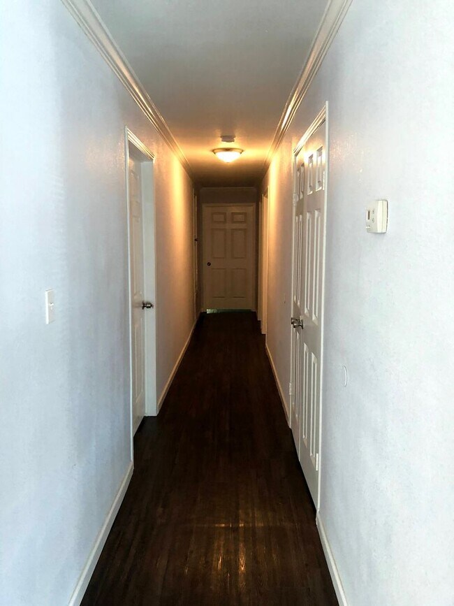 Foto del edificio - Room For Rent