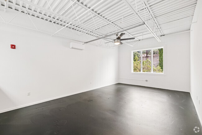 Studio - 700SF - Living Room - 4151-4159 Main St