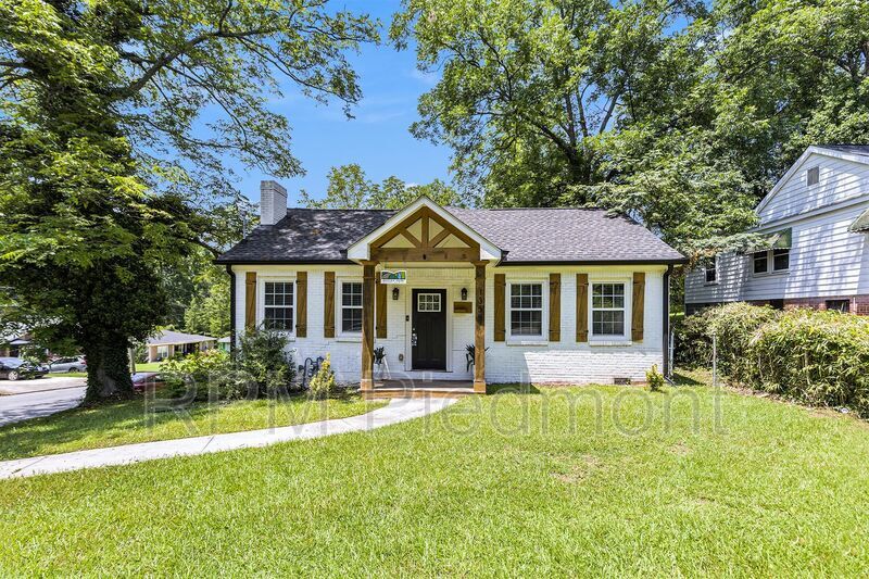Photo - 1355 Westview Dr SW