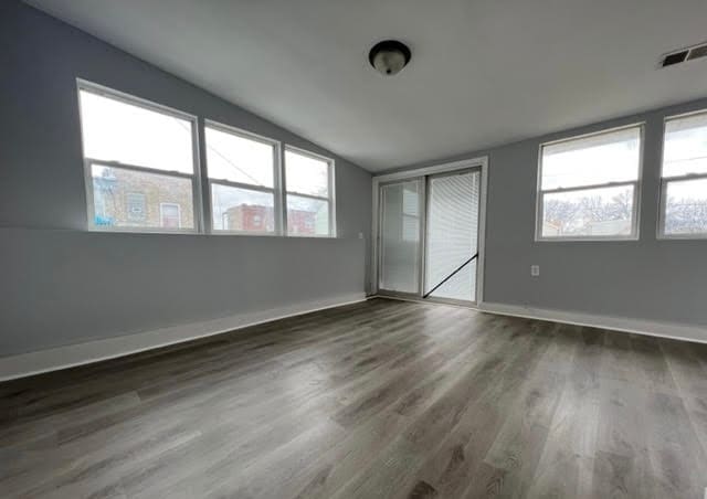 Building Photo - 2108 N Keeler Ave