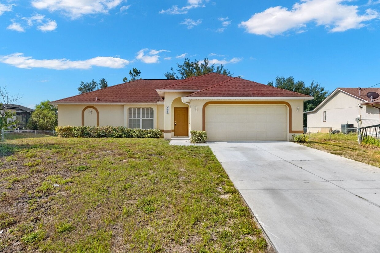 SPACIOUS FOUR BEDROOM! Lehigh Acres - SPACIOUS FOUR BEDROOM!  Lehigh Acres