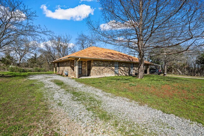 Foto del edificio - 223 E Pritchard Ln