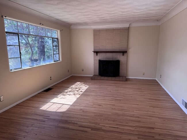 Foto del edificio - 3 Bedroom, 2 Bathroom Home near Washington...