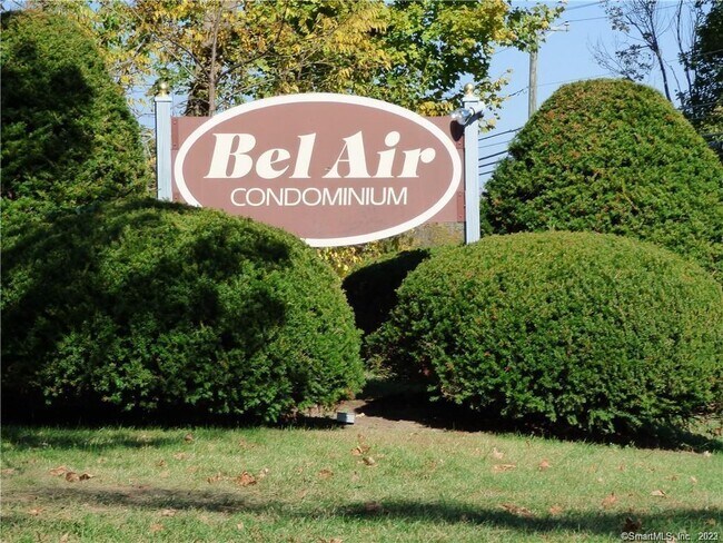 Building Photo - 90 Belair Dr