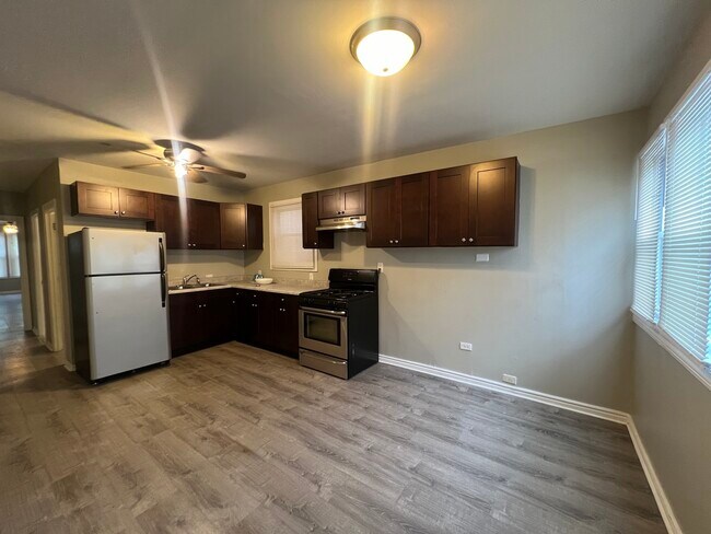 Foto del edificio - 7202 S Marshfield Ave