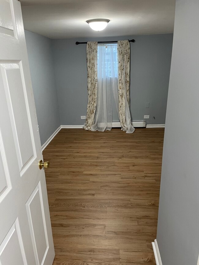 Building Photo - 12018 S Union Ave
