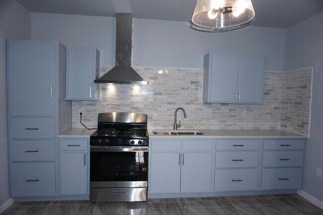 Building Photo - 410 San Jorge Ave