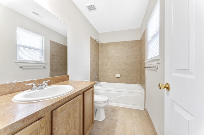 Building Photo - 208 Taddeo Dr