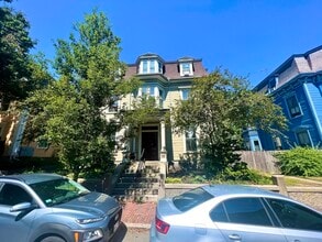 Building Photo - 15 Bigelow St