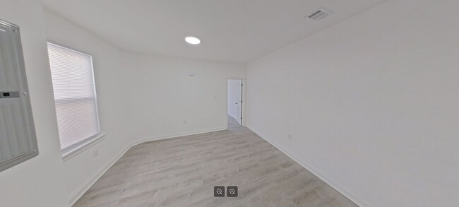 Foto del edificio - 6459 N 16th St