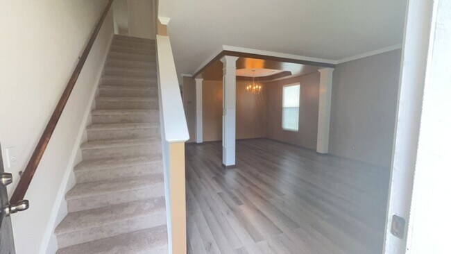 Foto del edificio - 4 Bedroom 2.5 Bath Home Located In Buckshi...