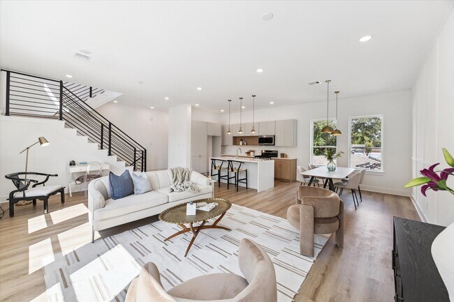 Foto del edificio - 6341 W Montgomery Rd