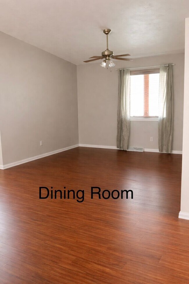 Foto del edificio - 1031-1033 Pleasantview