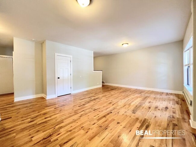 Building Photo - 2 bedroom in CHICAGO IL 60640