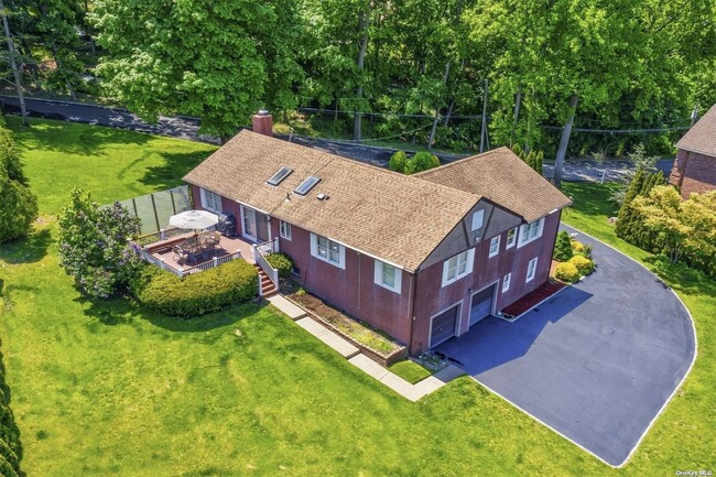 Building Photo - 24 Sunview Dr
