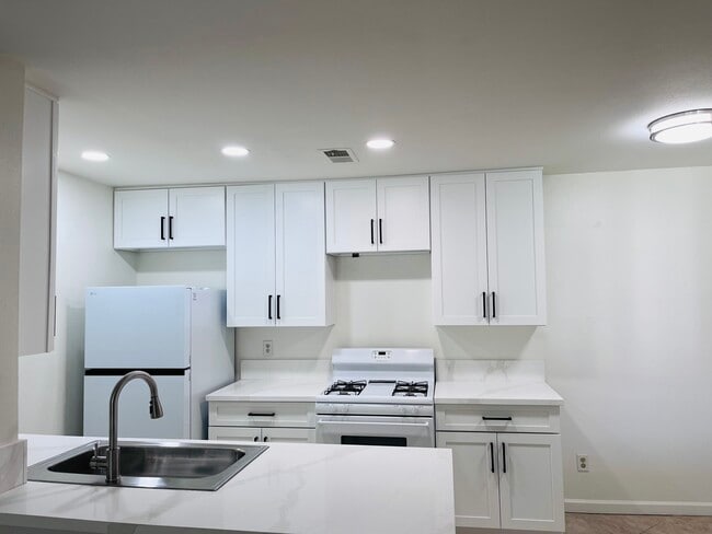 Building Photo - 26200 Redlands Blvd