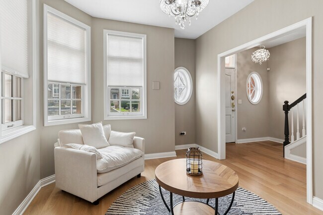 Building Photo - 4151 Royal Mews Cir